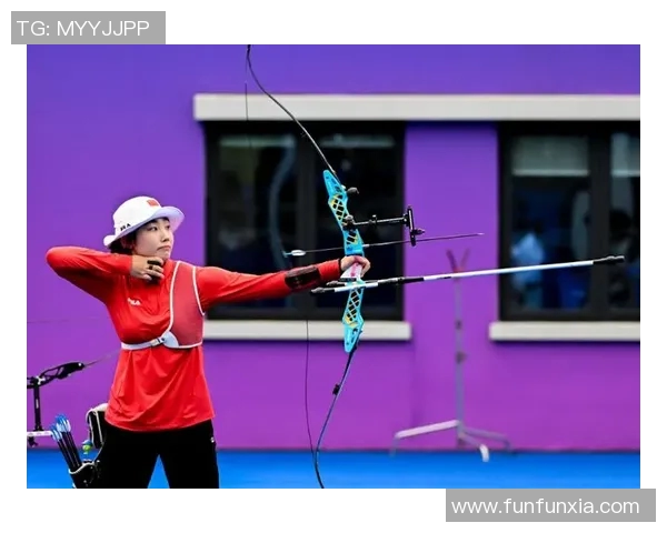 足球明星拉弓射箭庆祝引发热议展现运动员多才多艺的魅力与激情