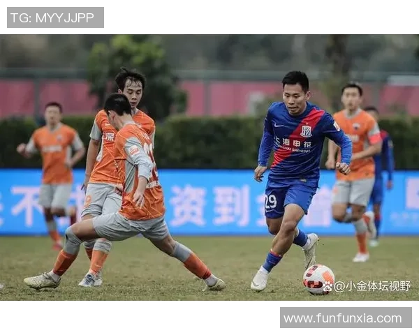 广州足球队状态引发热议球迷与专家的观点碰撞分析